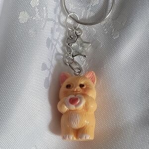 💀NEW 💀 Cute Tan Cat Keychain with Heart